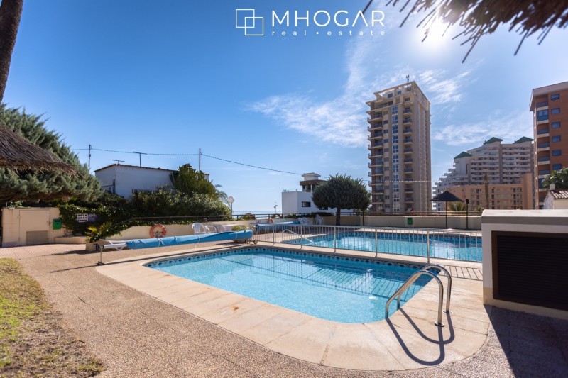 Apartamento con vistas al mar en venta, unicado a tan solo unos pasos de la Cala de La Calalga, Calpe! 